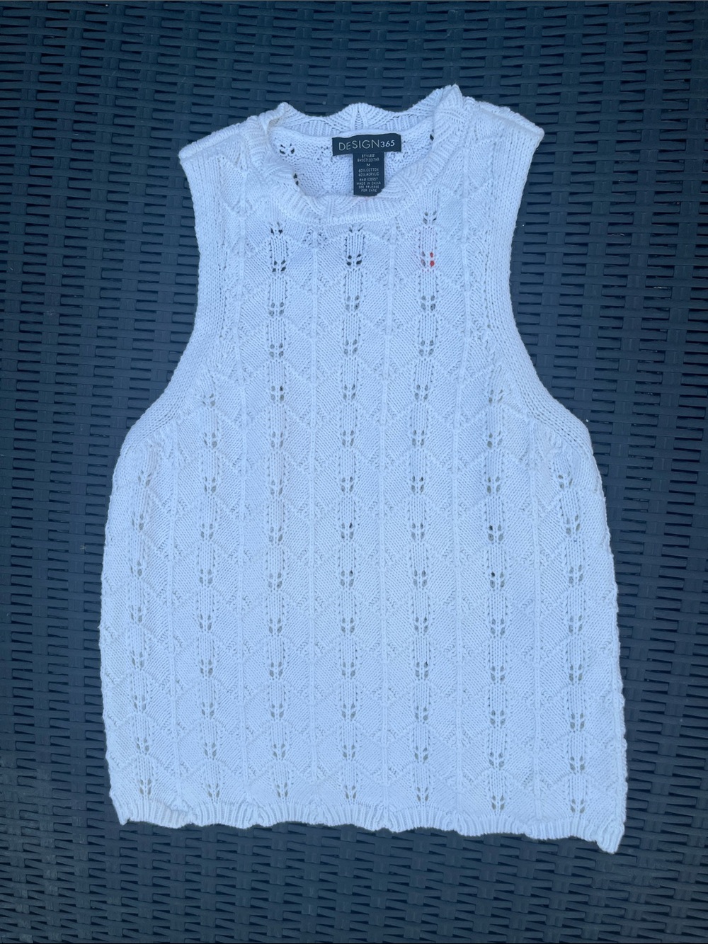 Design365 White Knit Sleeveless Tank Top